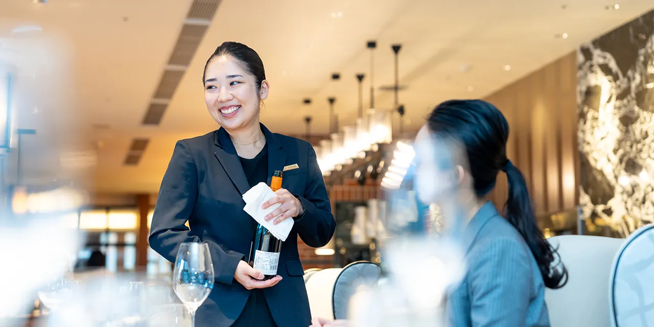 【料飲部】レストランサービス課｜チームリーダー（正社員）（経験者のみ）